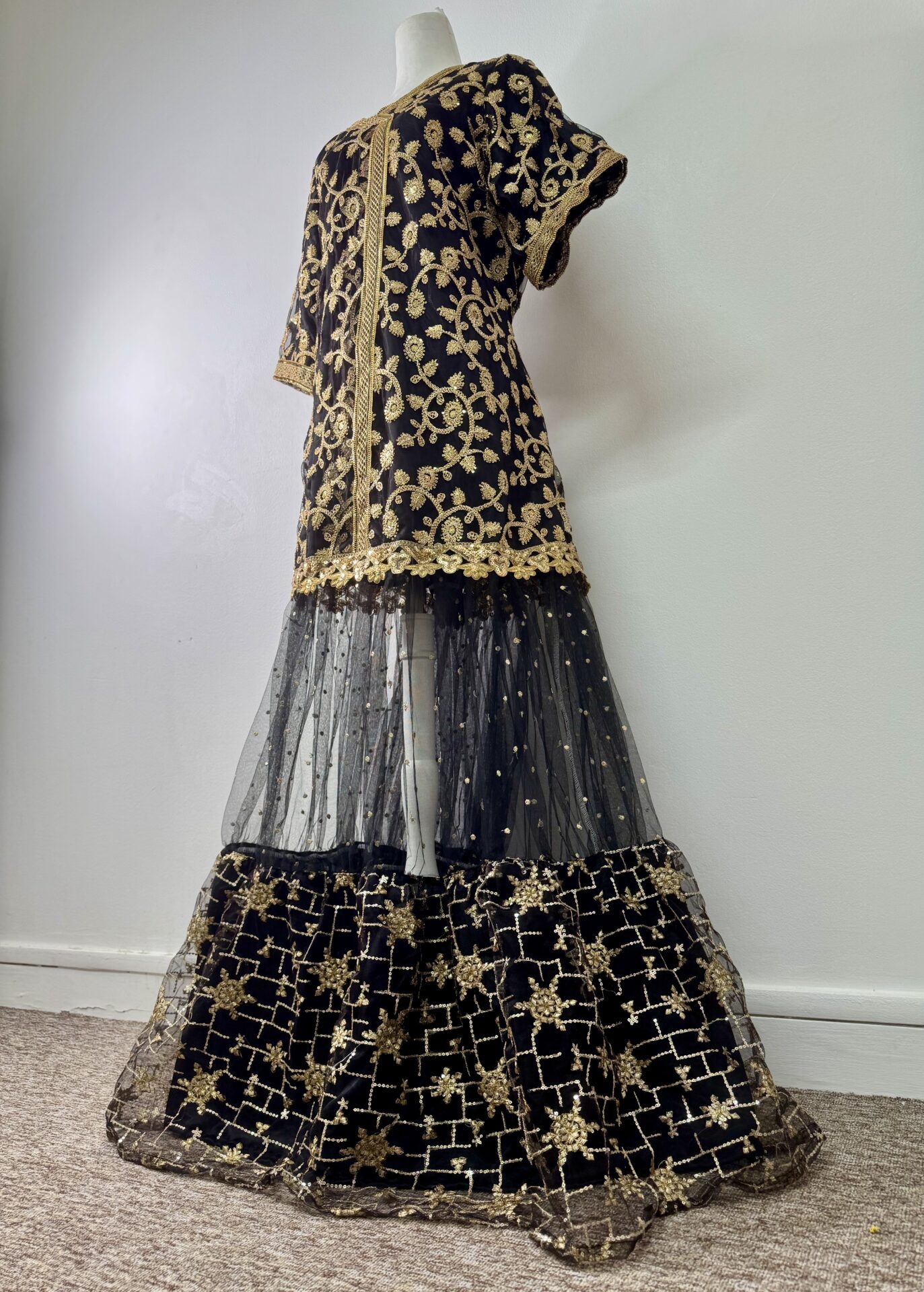 Robe Abaya noir doré super élégante